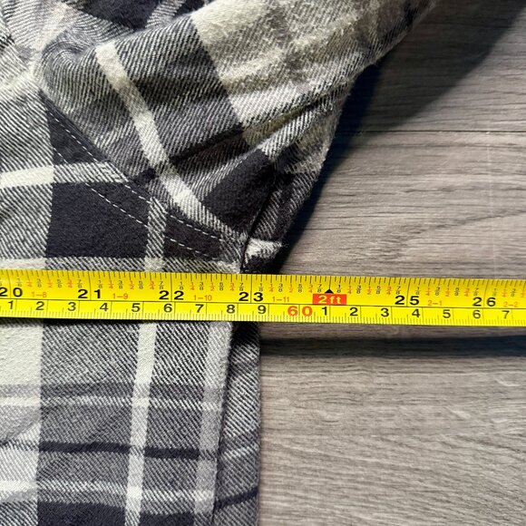 L.L. Bean Men's Fleece-Lined Hooded Flannel Shirt Jacket - Grey/White Plaid - Picture 5 of 6